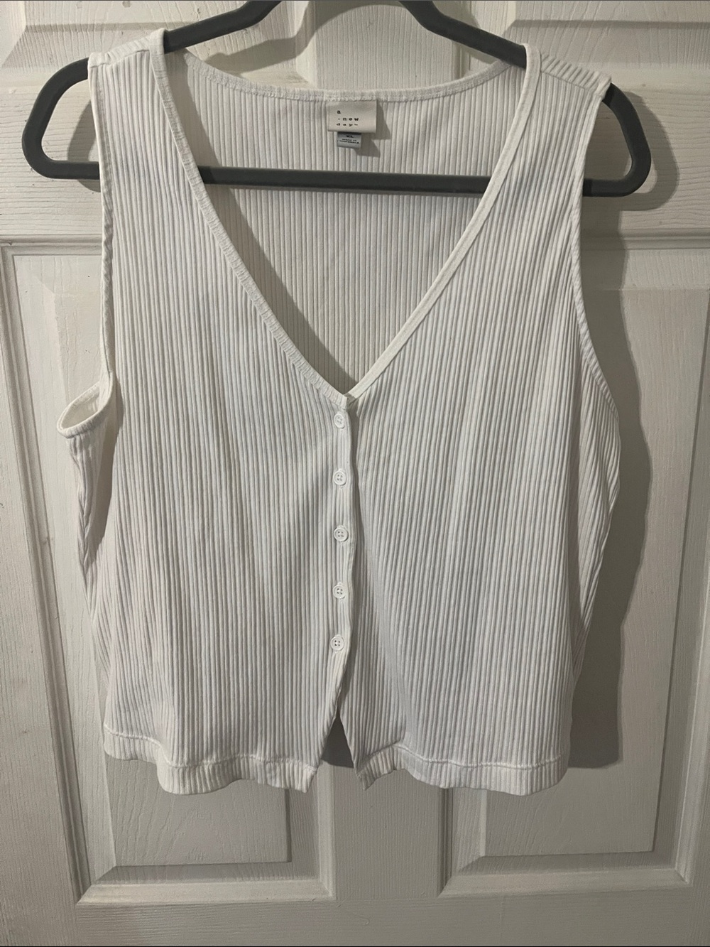 Ribbed V-Neck Button Front Tank Top - White